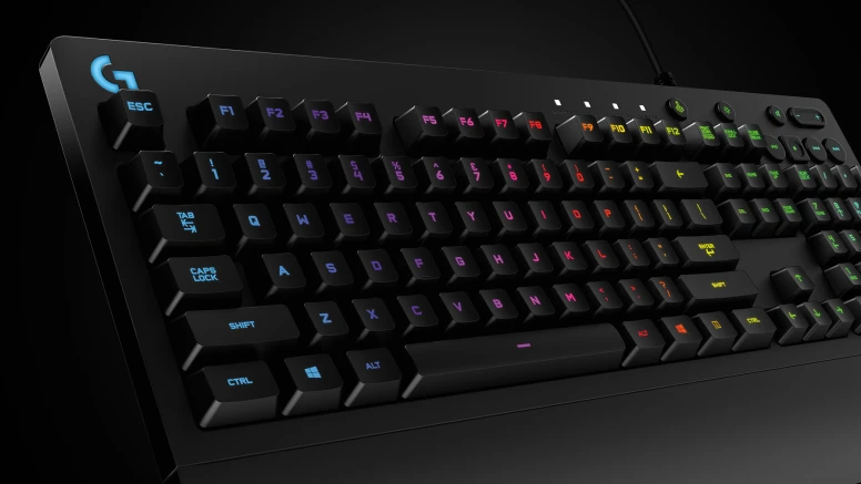 Teclado Gamer Logitech G213 com Layout ABNT2, RGB LIGHTSYNC, Controles de Mídia Dedicados, Design Durável e Resistente à Respingos