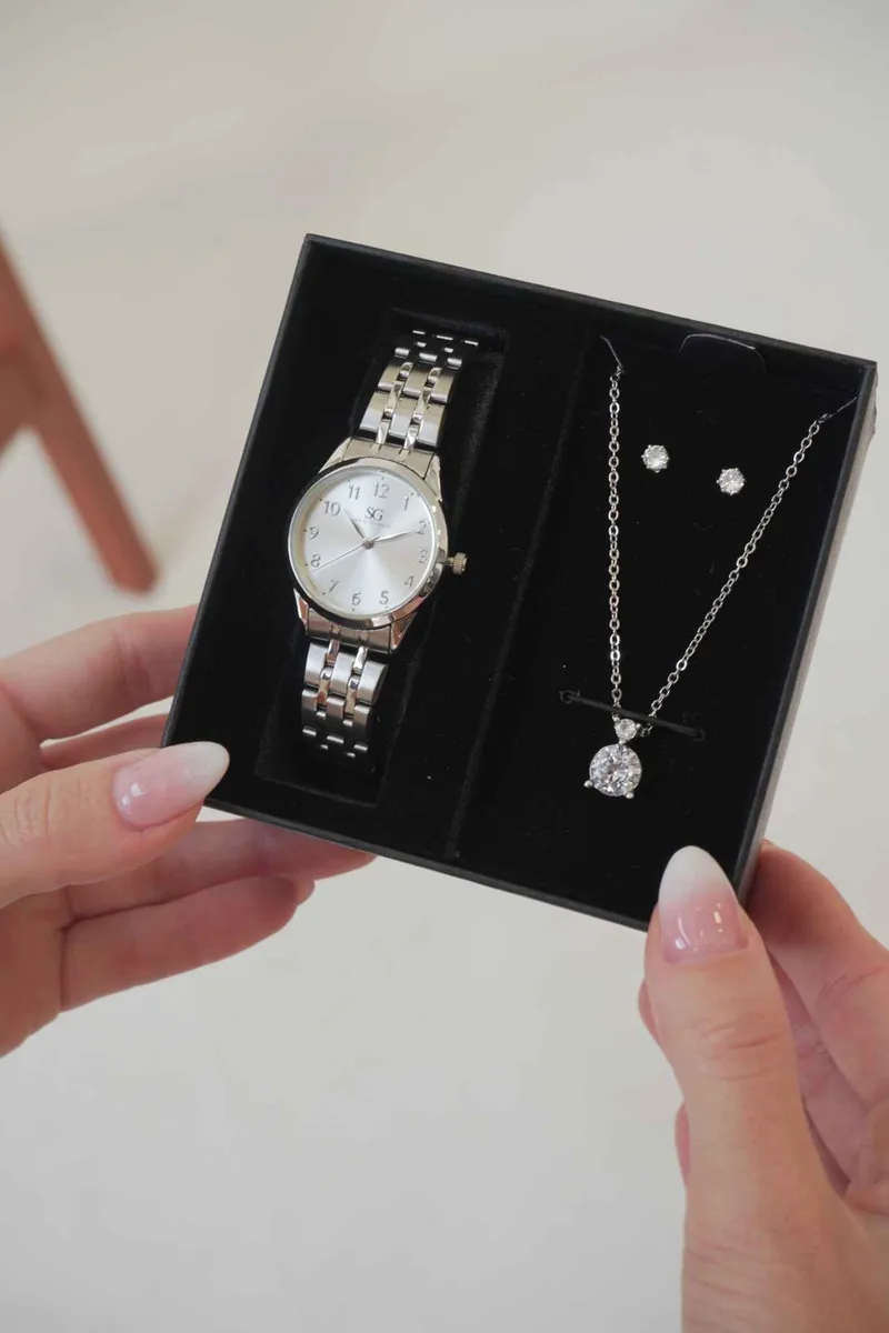 Kit Relógio Colar E Brincos Ponto De Luz Feminino Luxo Silver Saint Germain Presente Original Joias Prata Elegante Clássico 28mm