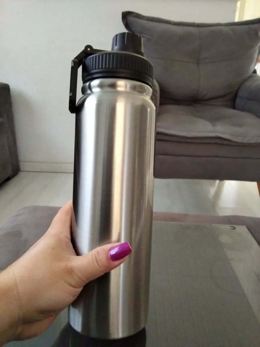 GARRAFA TÉRMICA BOA E BARATA PRA TU LEVAR PRA ACADEMIA