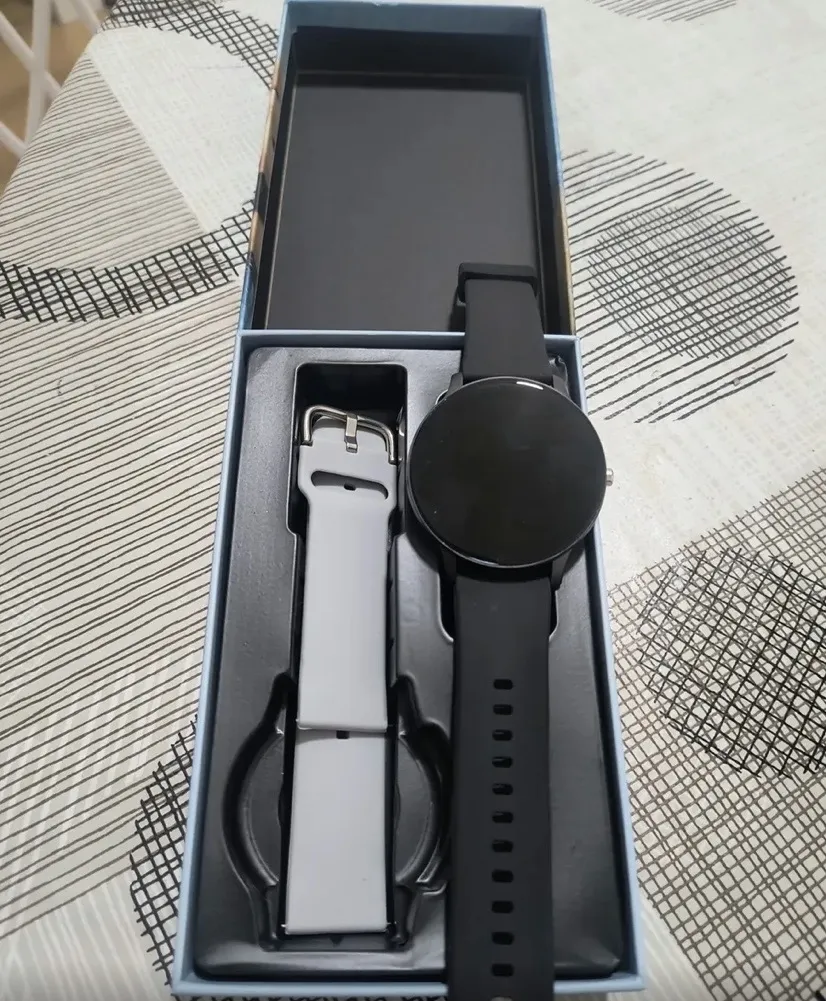 PRA QUEM TAVA PENSANDO EM TER UM SMARTWATCH ESSE TÁ BEM AVALIADO E NO PRECINHO