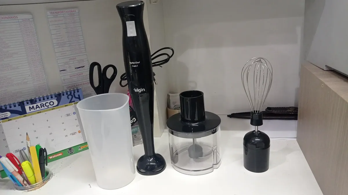 MIXERZINHO SEMPRE SALVANDO NA COZINHA