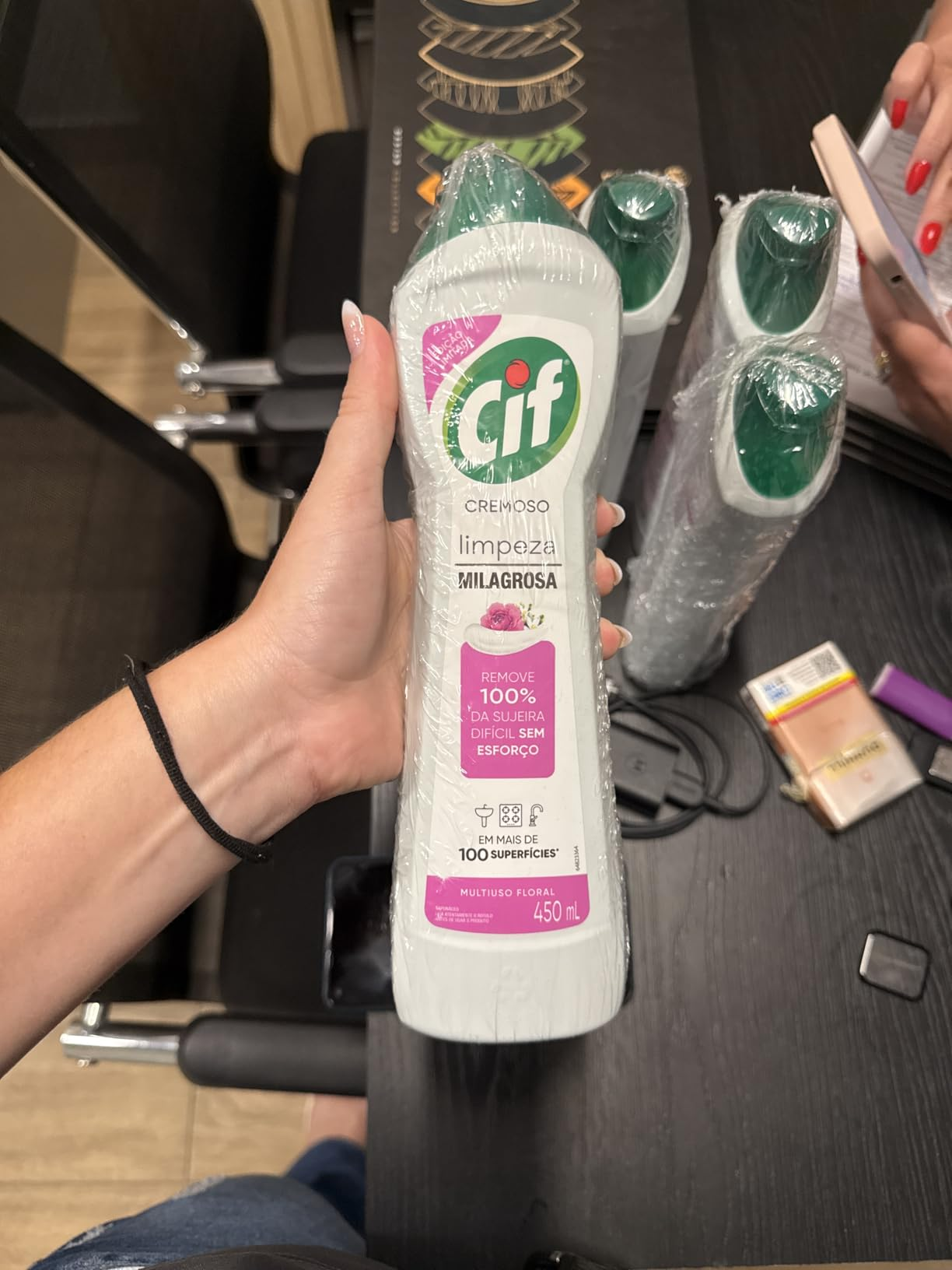 CIF É EXCELENTE PRA LIMPEZA DE SUPERFÍCIES