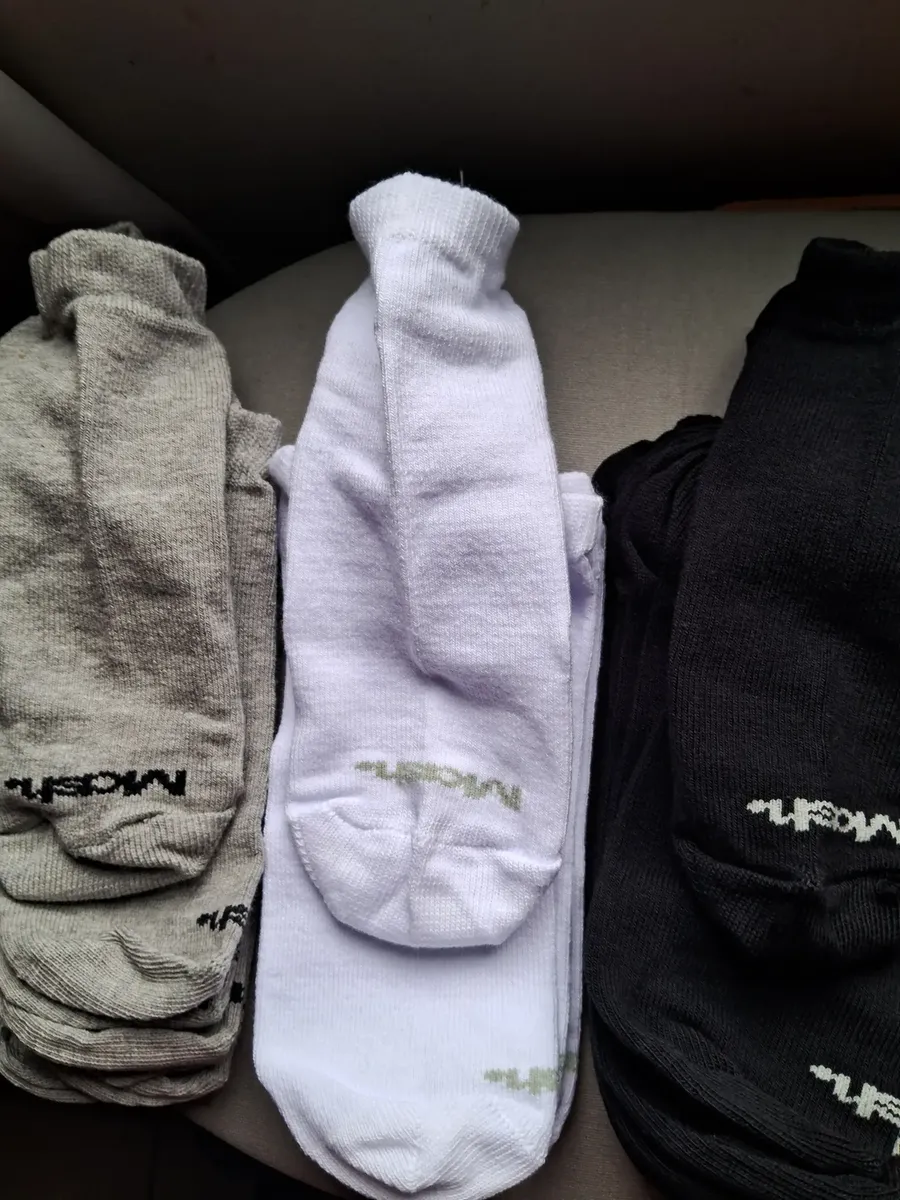 MEIA NUNCA É DEMAIS 🧦