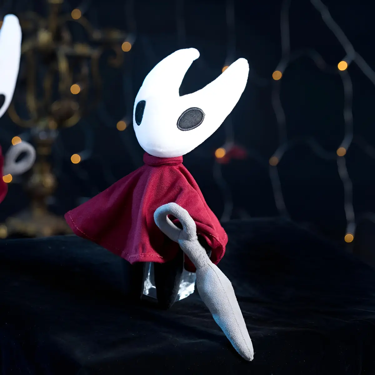 SHAW! A PROTAGONISTA DE SILKSONG NA SUA ESTANTE