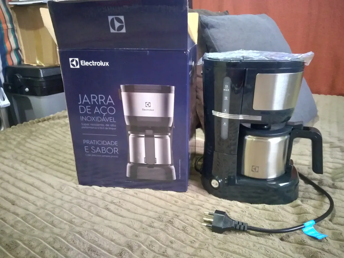 CAFETEIRA PRA AQUELE CAFÉ SAIR MAIS RÁPIDO