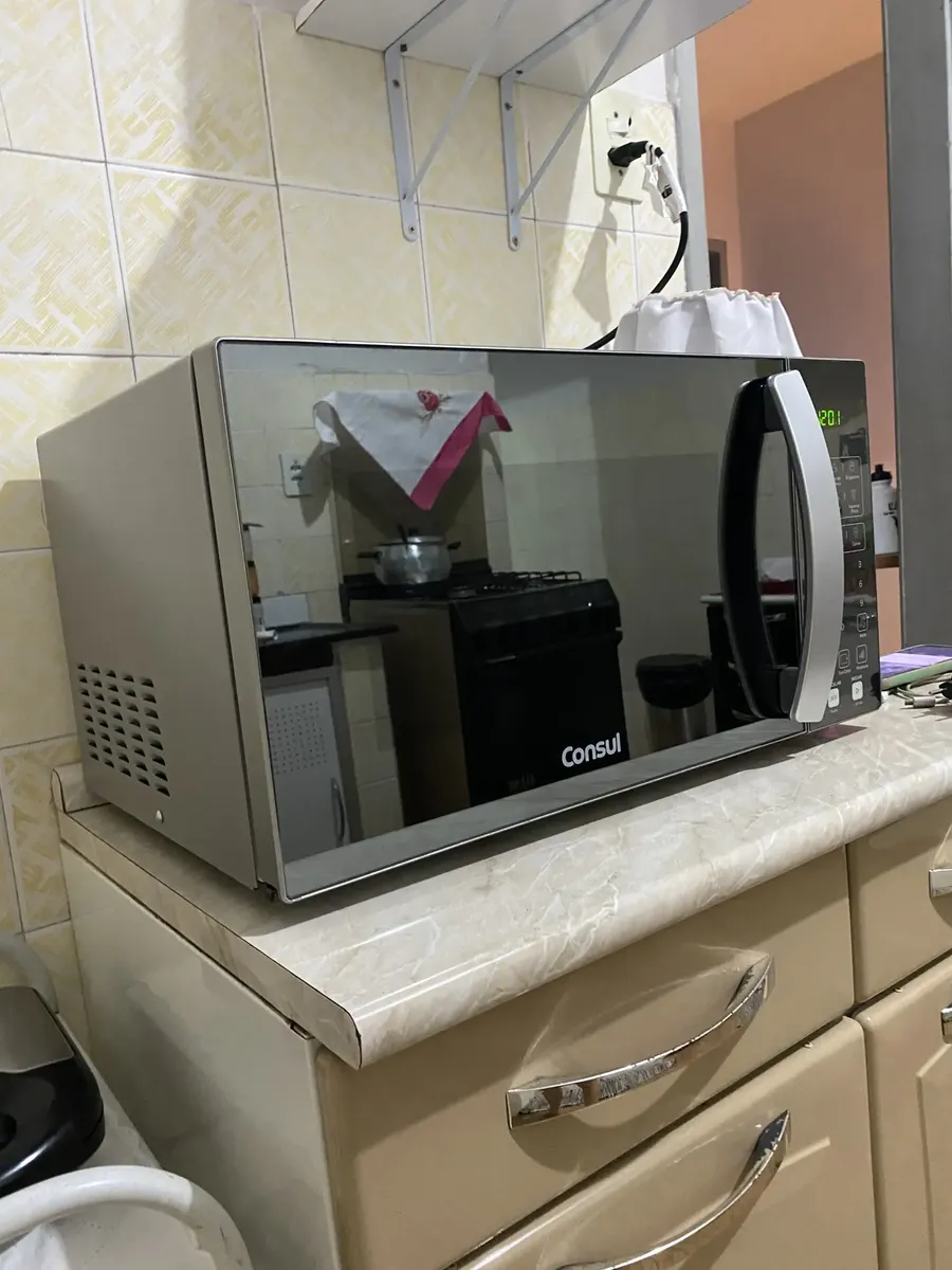MICRO-ONDAS 32L COM DISPLAY DIGITAL