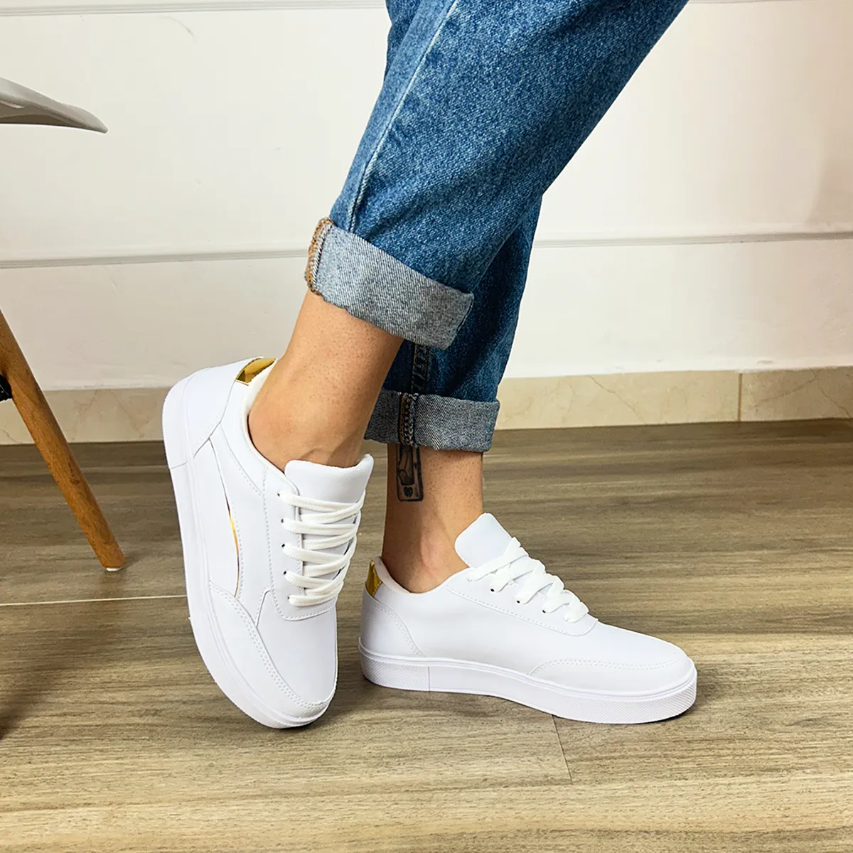 TÊNIS FEMININO CASUAL COM ESTILO RETRÔ