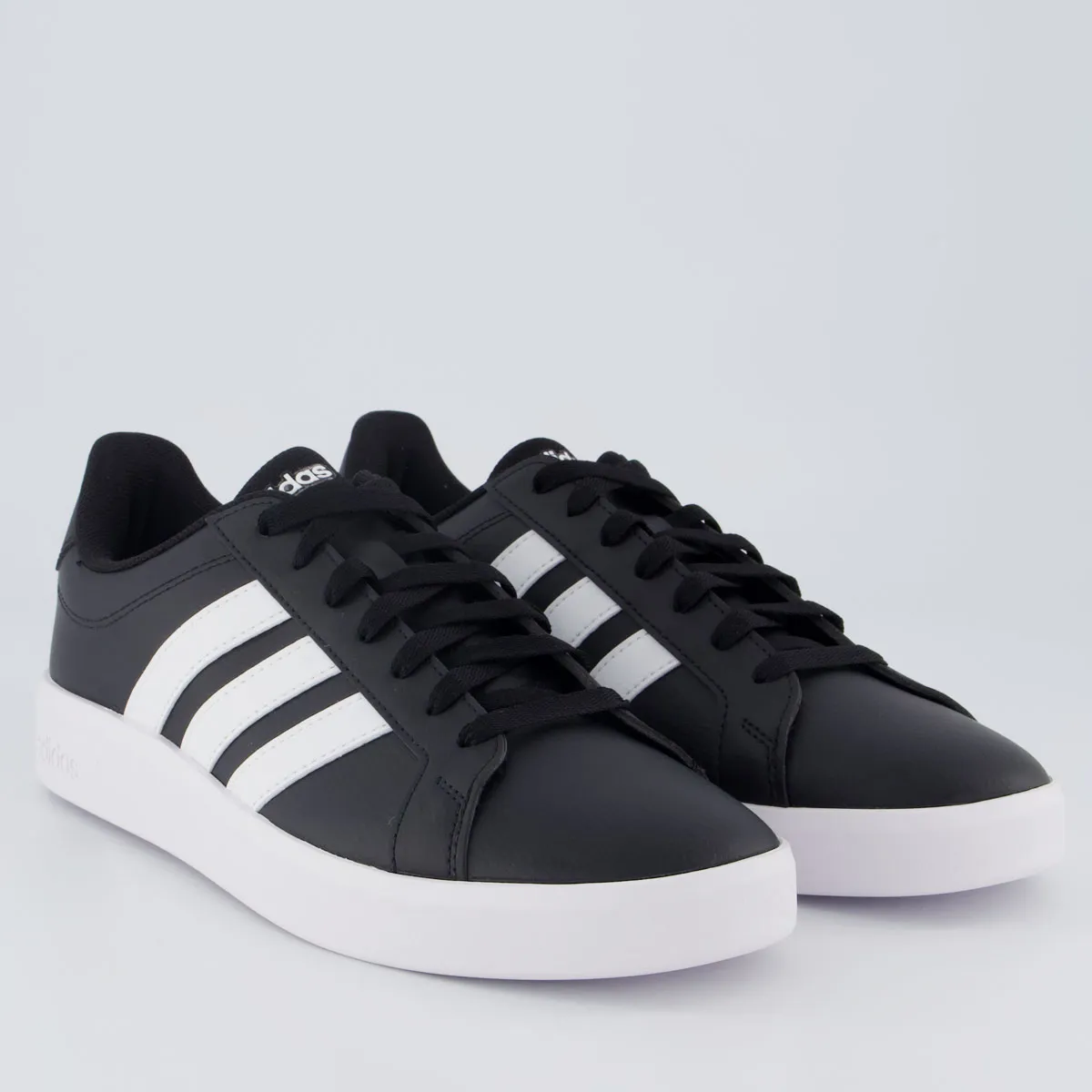DESIGN ADIDAS COM ALTA DURABILIDADE