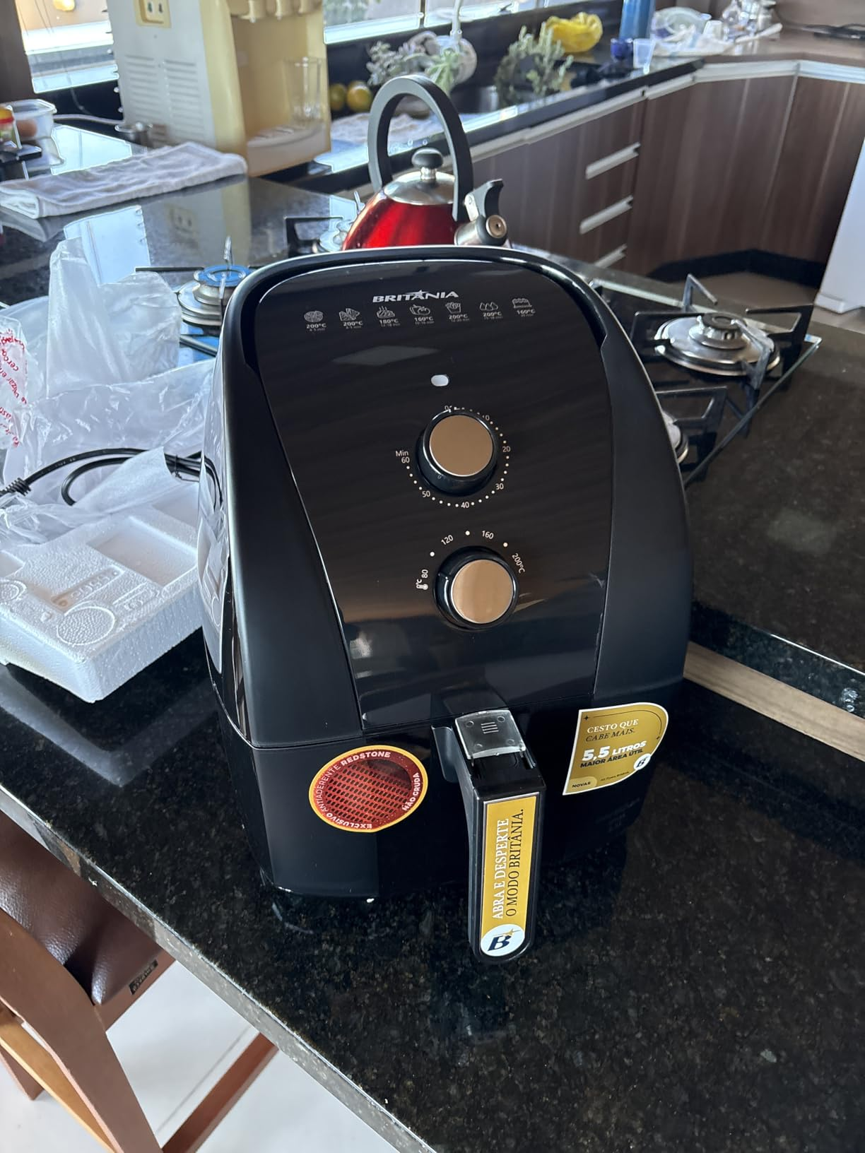 Fritadeira Air Fryer Britânia 5,5L 1500W BFR50 Redstone 127V
