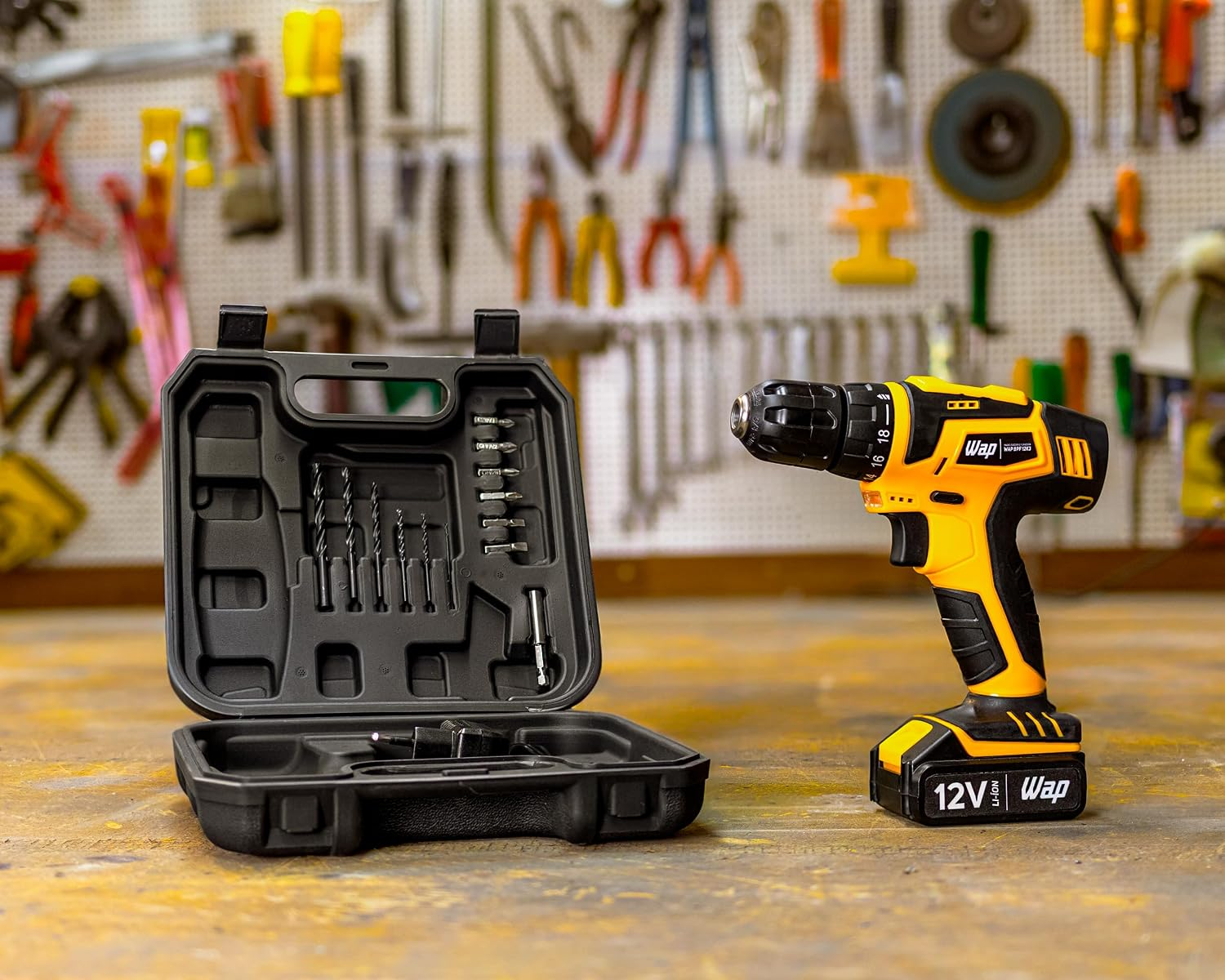 Parafusadeira e Furadeira WAP à Bateria 12V BPF-12K3 | Kit de 13 Acessórios e Maleta, Empunhadura Emborrachada, Bivolt