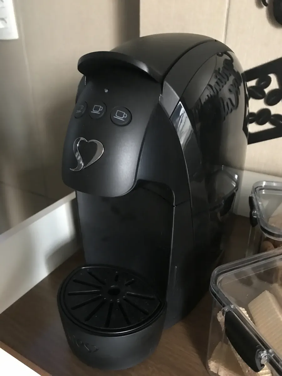 Cafeteira Espresso Luna Vermelha - TRES 3 Corações