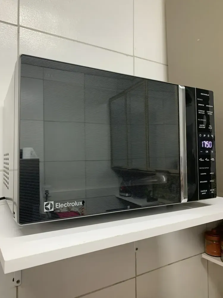 Micro-ondas Electrolux Prata 23L Efficient ME23S