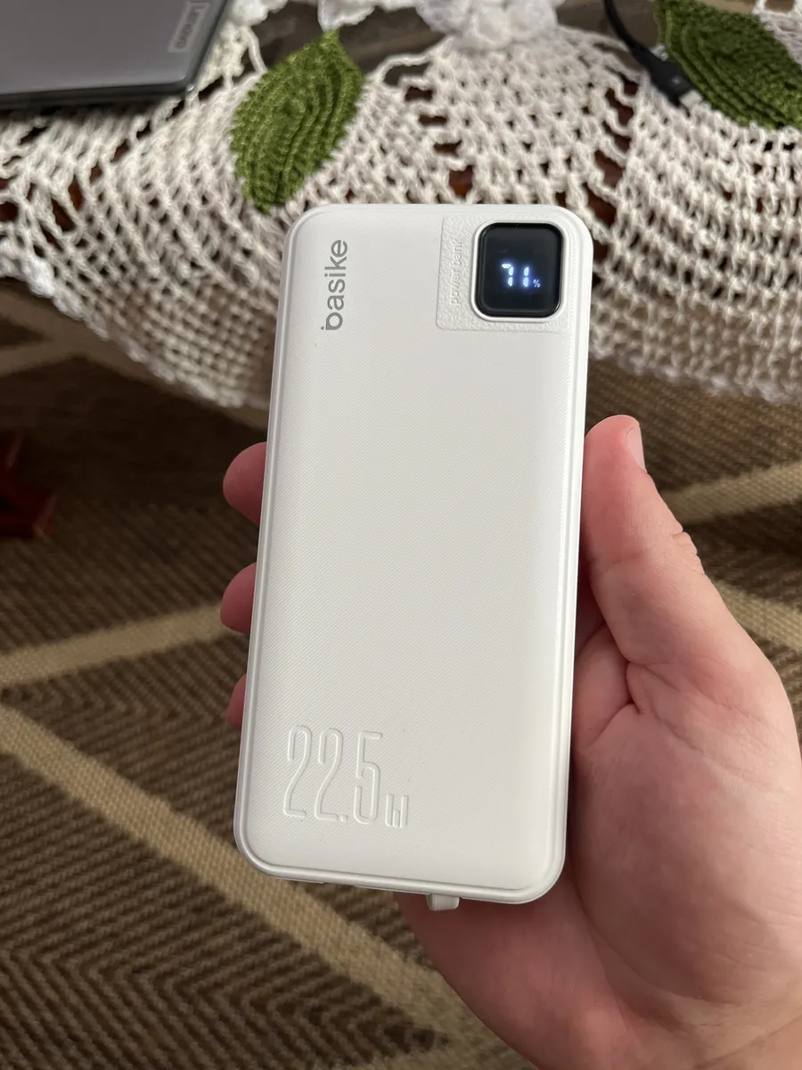 Power Bank Basike 20000mAh Preto, Carga Rápida 22.5W para iPhone e Samsung, Com Cabos Embutidos e Display
