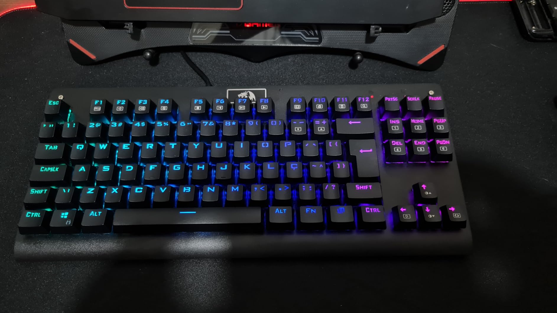 Teclado Mecânico Gamer Redragon Dark Avenger K568-2 Rgb Switch Brown Com Fio