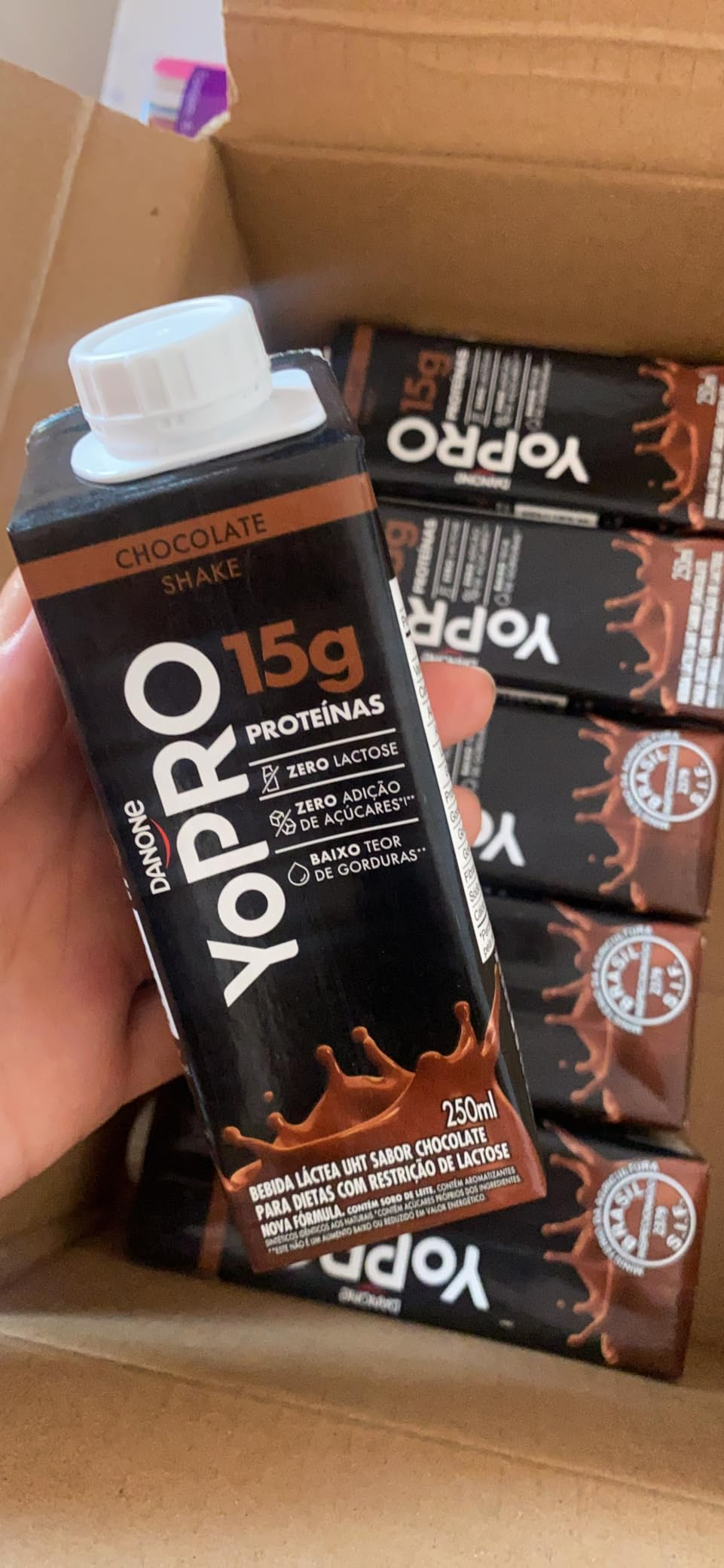 YoPRO Bebida Láctea UHT Chocolate Líquida Caixinha 250ml - 15g de Proteínas - Sem Lactose - Pack com 12 Unidades