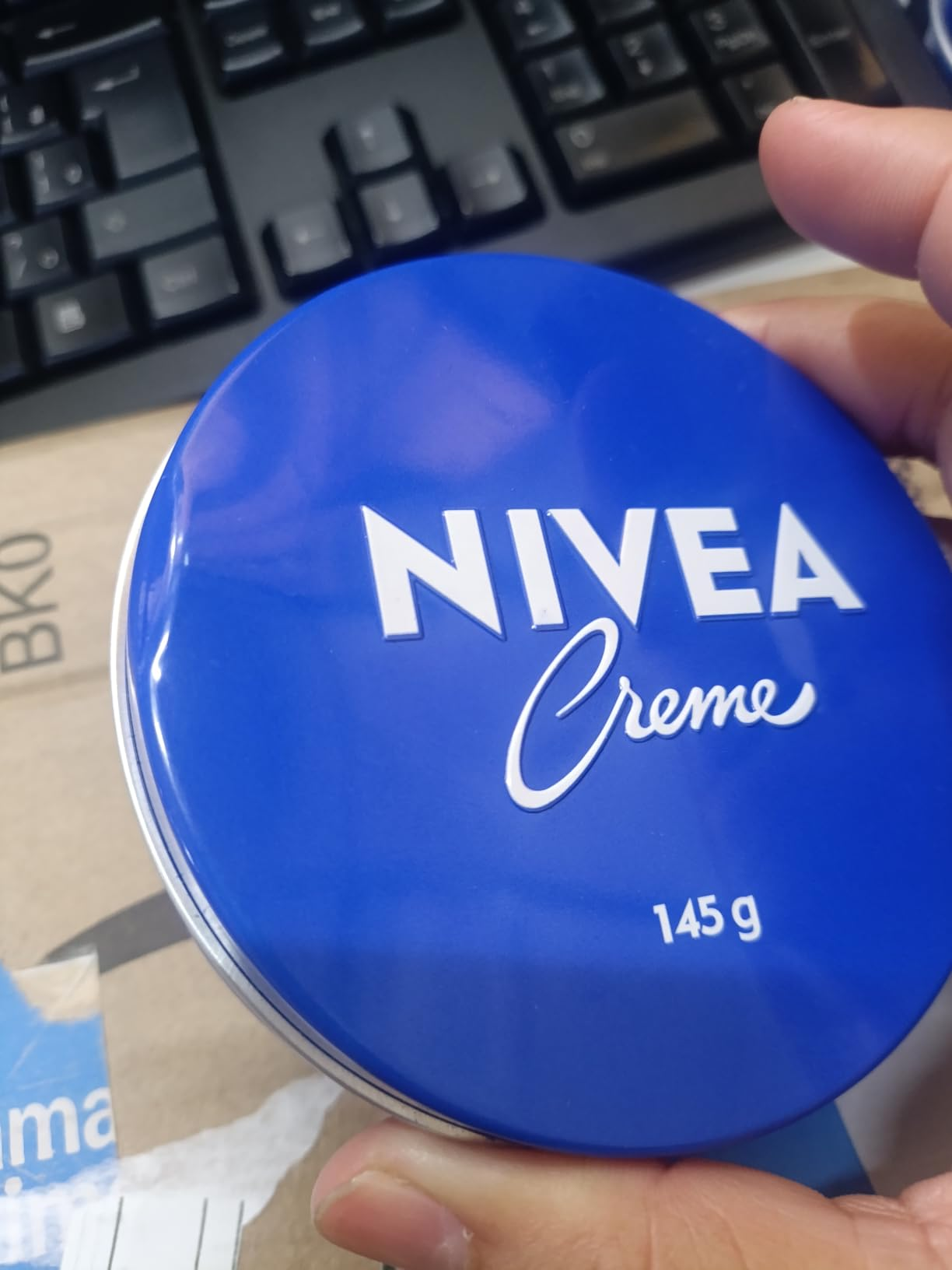 NIVEA Creme Hidratante Lata 145g, Hidratação Profunda 24h, Corporal, Uso Diário, Multibenefícios, Todas as Peles