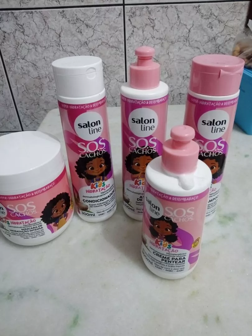 Kit Shampoo + Condicionador + Máscara + Ativador de Cachos + Creme de Pentear SOS Cachos Kids Hidratação | Shopee Brasil