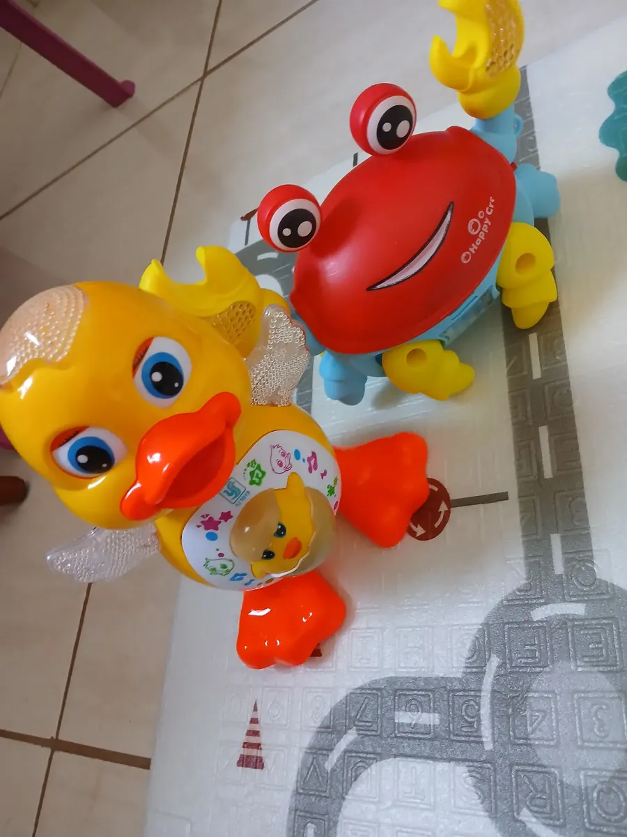 Kit Pato Dançante E Caranguejo Fujão Brinquedos Som Infantil