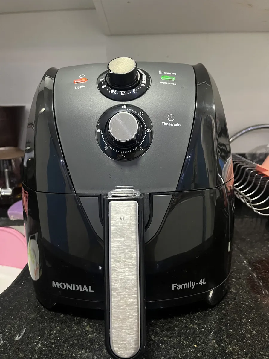 Fritadeira sem óleo air fryer 4L Mondial 1500W AFN-40-BFT