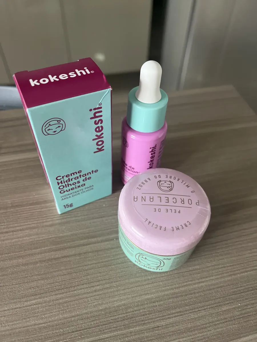 Pele De Porcelana Sérum De Arroz E Olhos De Gueixa Kokeshi