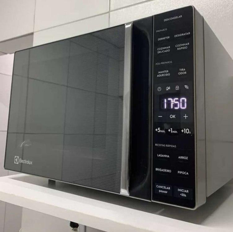 Micro-ondas Electrolux Prata 23L Efficient ME23S