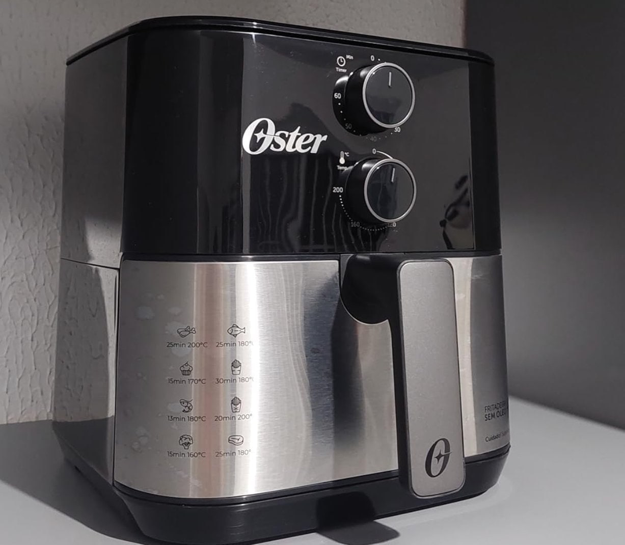 Fritadeira Sem Óleo Oster 127V - OFRT520, PRETO