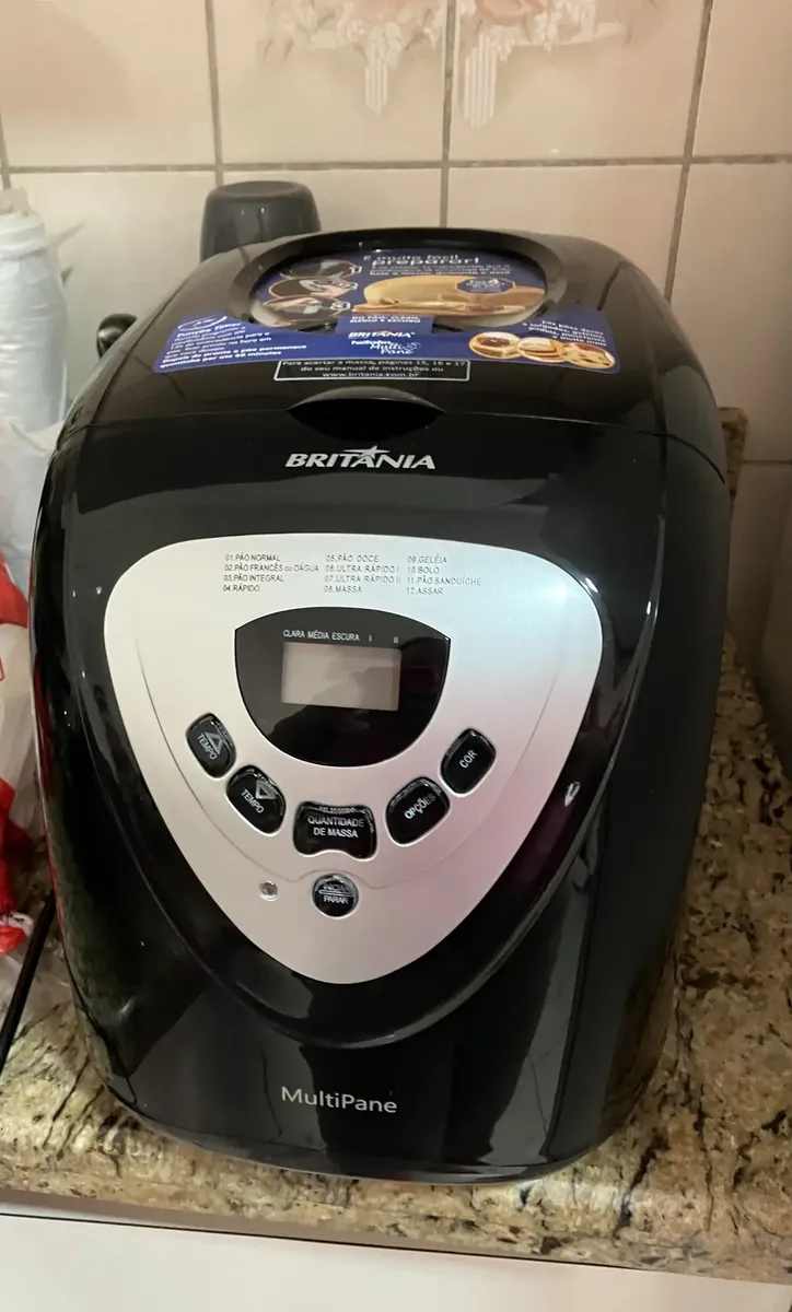 Panificadora Multipane 12P Com Função Timer e Antiaderente Potência de 550W Cor Preto Britânia