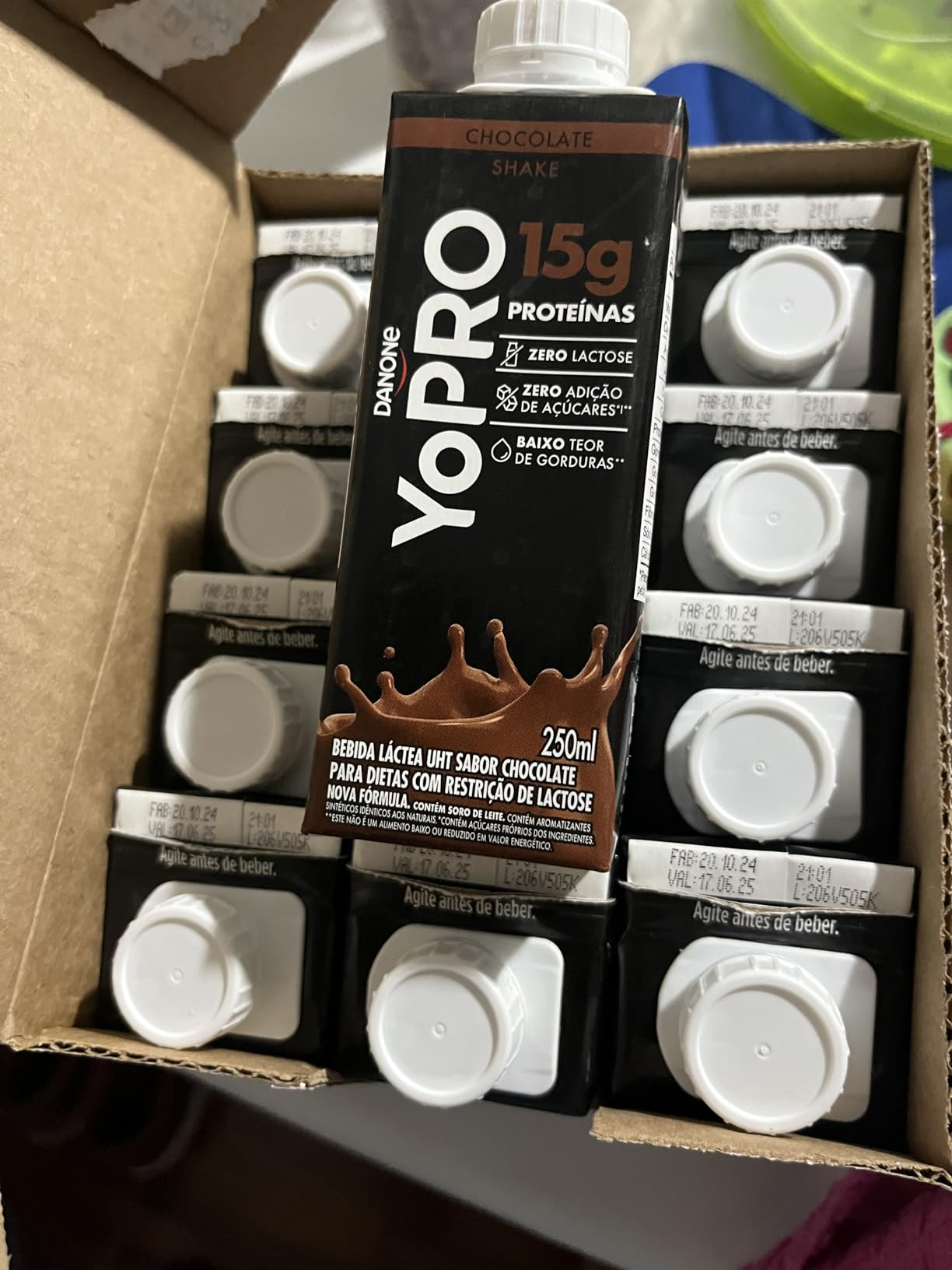 YoPRO Bebida Láctea UHT Chocolate Líquida Caixinha 250ml - 15g de Proteínas - Sem Lactose - Pack com 12 Unidades