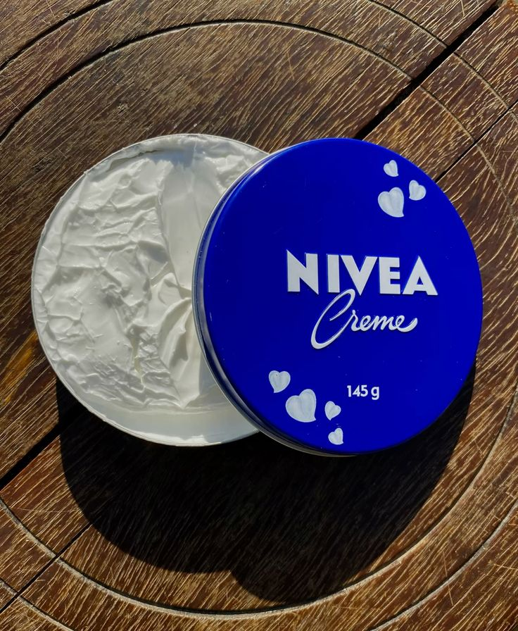NIVEA Creme Hidratante Lata 56g, Hidratação Profunda 24h, Corporal, Uso Diário, Multibenefícios, Todas as Peles