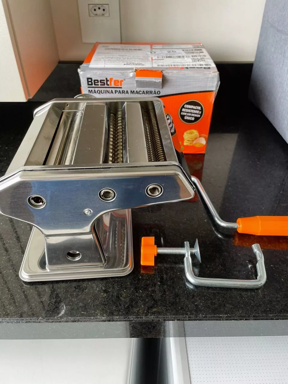 Máquina de Macarrão Massa Caseira Pastel Profissional Inox com Manivela 3 Tipos Bestfer BFH1679 | Shopee Brasil