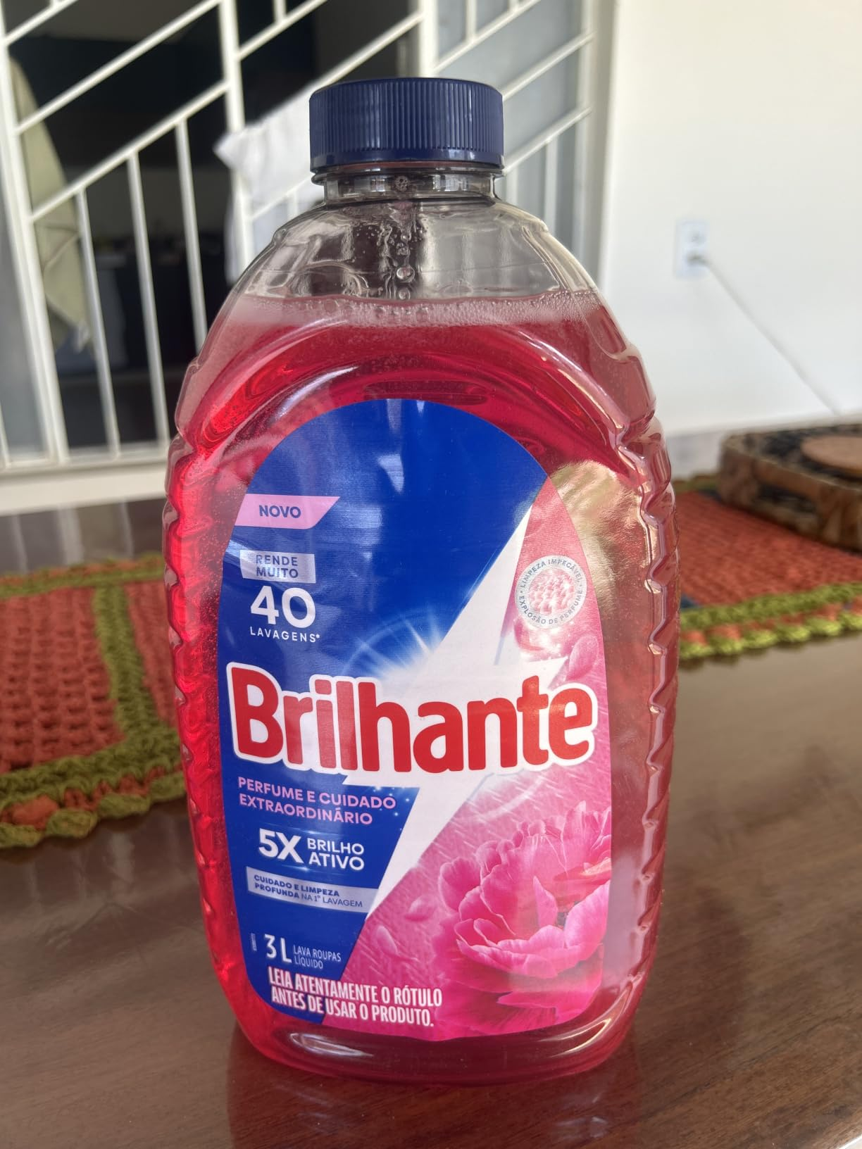 Brilhante Sabão Líquido Perfume e Cuidado Extraordinário 3L