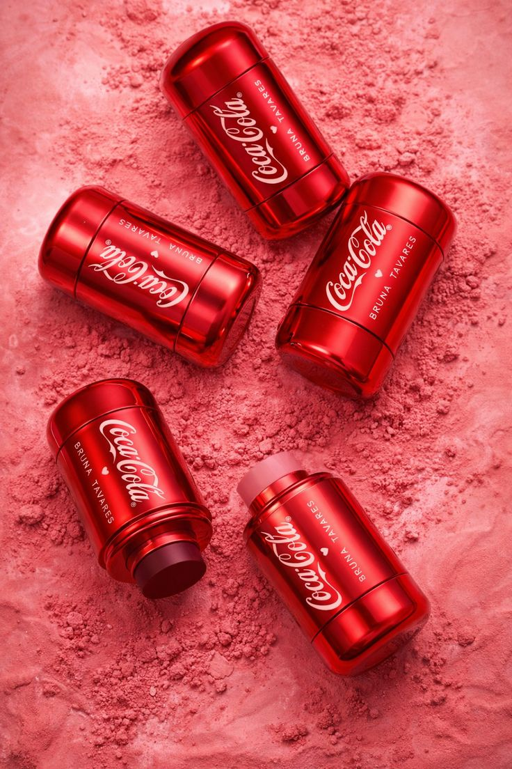 Bruna Tavares Blush Stick Coca Cola Classic Brown, Bastão para Face, Vermelho Metálico, Maquiagem Profissional