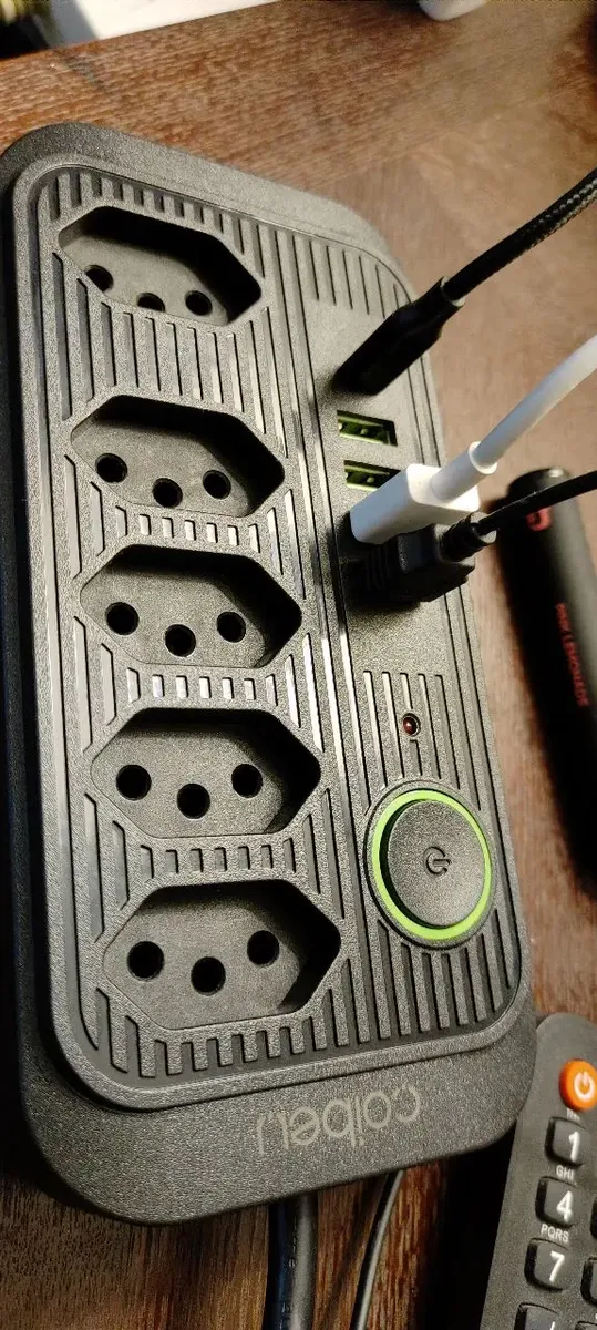 Extensão Coibeu Wkc-541 10 Tomadas 2m 4 Usb Bivolt