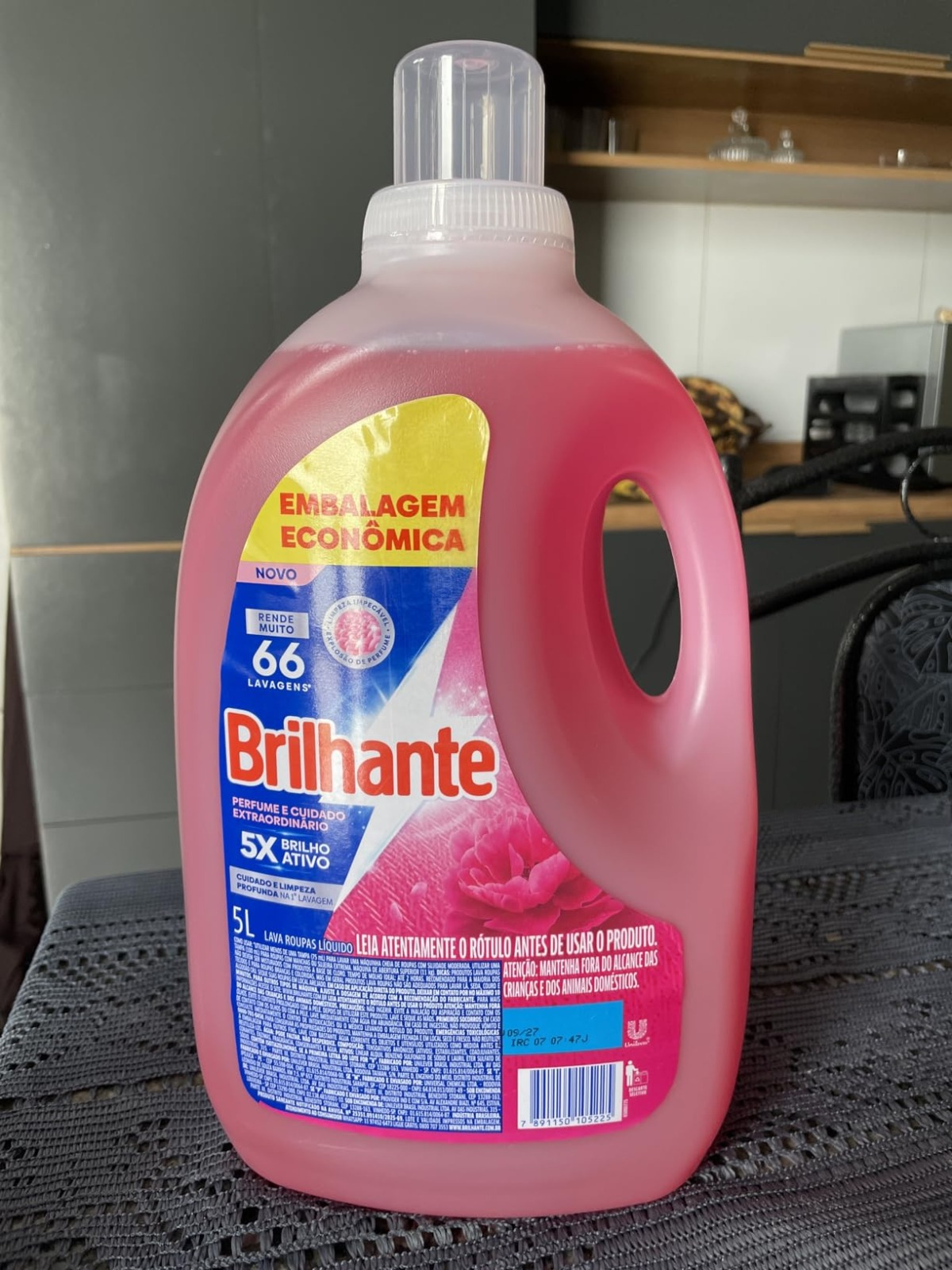 Brilhante Lava-Roupas Líquido Perfume e Cuidado Extraordinário 5L