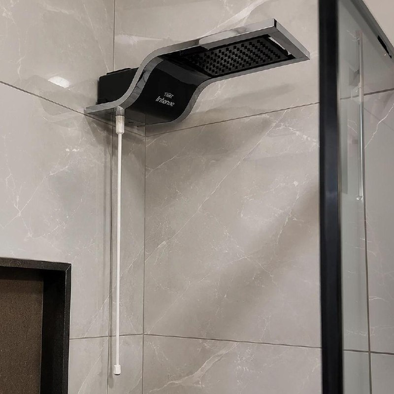Chuveiro elétrico de parede Fame DUCHA INTENSE preto 7.8kW