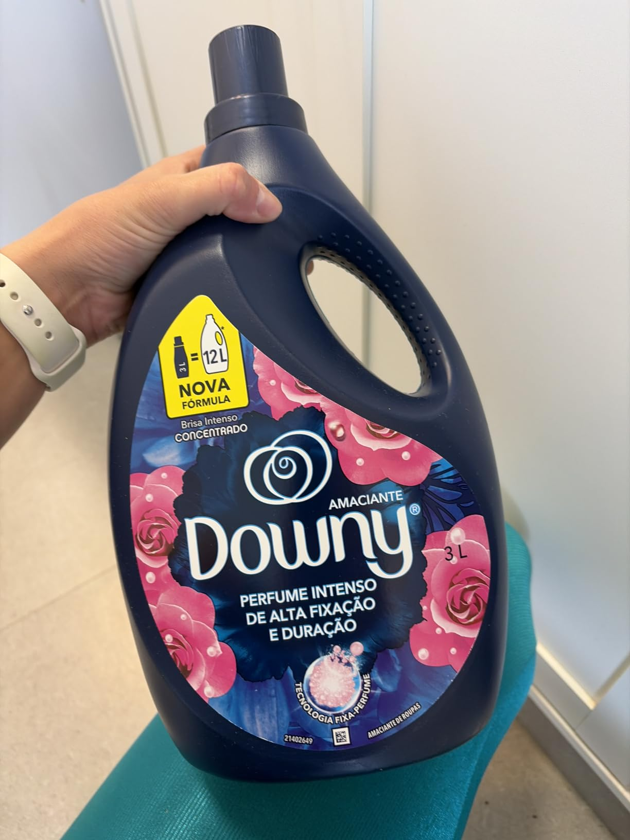 Downy Amaciante Concentrado Líquido Brisa Intenso 3L – Rende 12L | Fabric Softener com Perfume Intenso de Rosas e Frutas Vermelhas