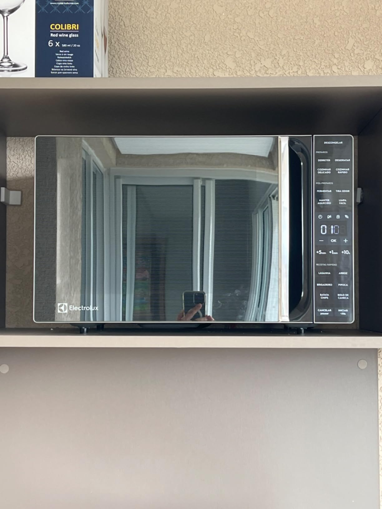 Micro-ondas Electrolux 36L Branco Efficient com Descongelamento Assistido 127v ME36B