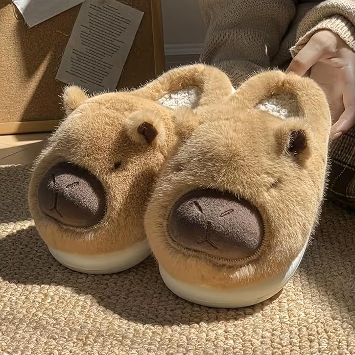 BEMMY Pantufas Felpudas e Aconchegantes para Mulheres e Homens, Pantufas Fofas, Quentinhas e Antiderrapantes com Estampa de Capivara. (Marrom, 42/43)