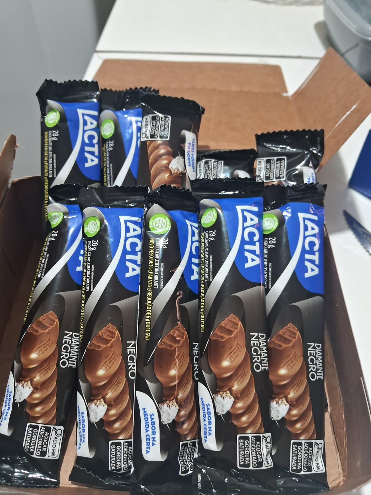 Chocolate Lacta Diamante Negro Caixa Com 12 Unidades De 28g