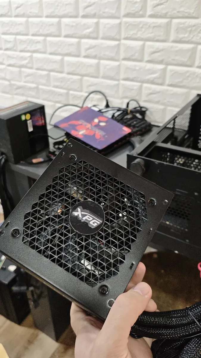 Fonte XPG Kyber 850W 80 Plus Gold com Cabo KYBER850G-BKCBR Preto
