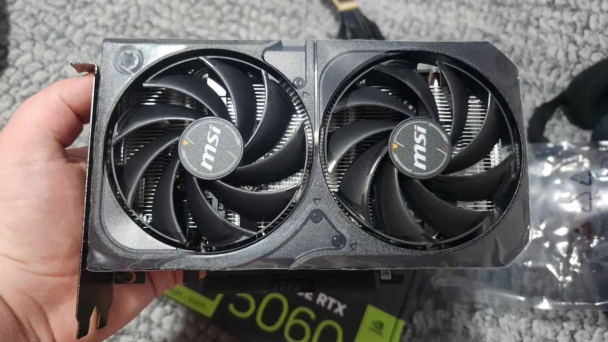 Placa de vídeo msi geforce rtx 5060 shadow 2x oc 8gb gddr7 128-bit