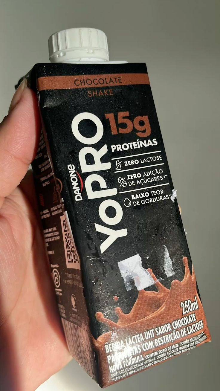 YoPRO Bebida Láctea UHT Chocolate Líquida Caixinha 250ml - 15g de Proteínas - Sem Lactose - Pack com 12 Unidades